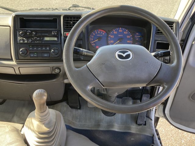 MAZDA TITAN DUSH 2004