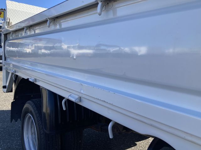 MAZDA TITAN DUSH 2004