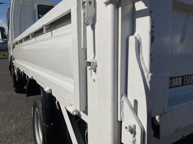 MAZDA TITAN DUSH 2004