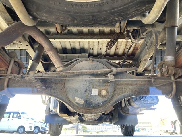 MAZDA TITAN DUSH 2004