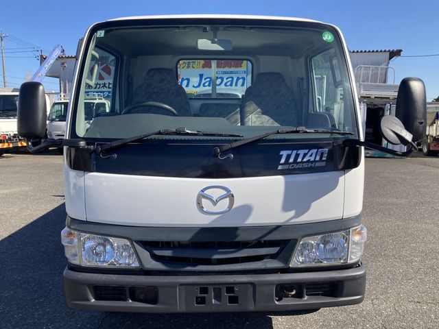 MAZDA TITAN DUSH 2004