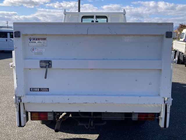 MAZDA TITAN DUSH 2004