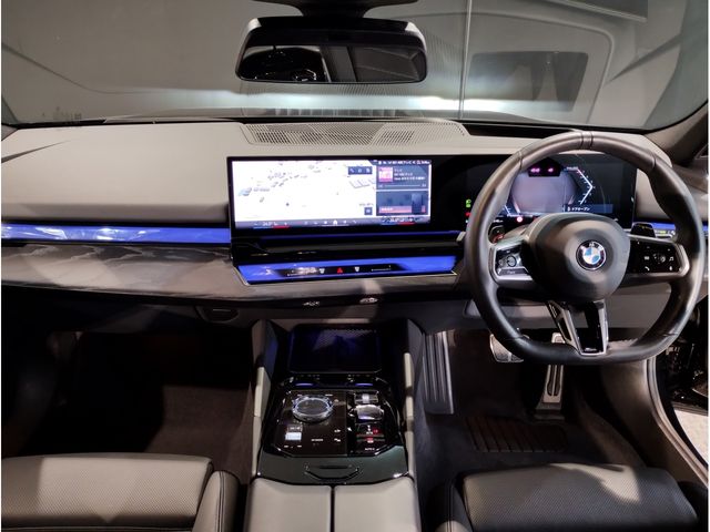 BMW BMW 5series sedan 2024