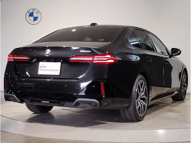 BMW BMW 5series sedan 2024