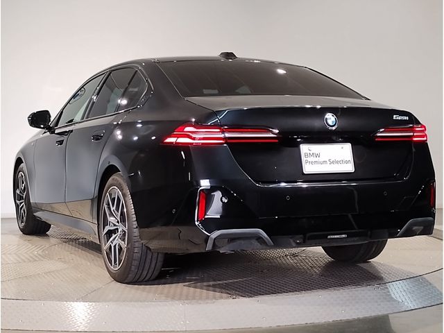 BMW BMW 5series sedan 2024