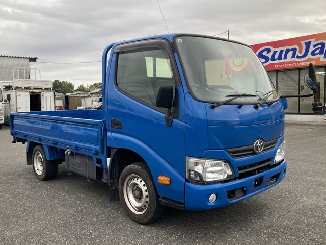 TOYOTA DYNA 2020