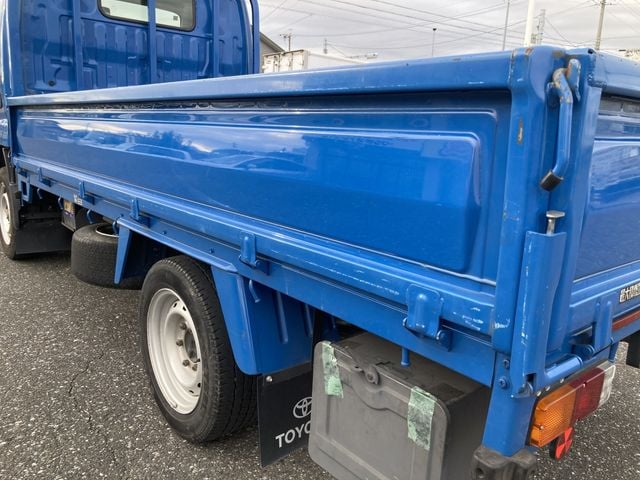 TOYOTA DYNA 2020