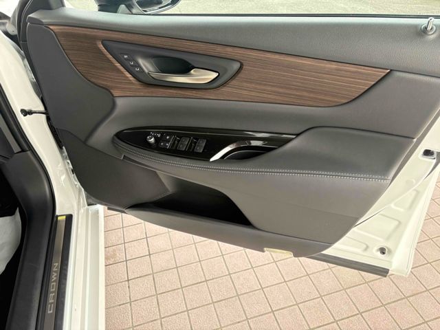 TOYOTA CROWN sedan hybrid 2024