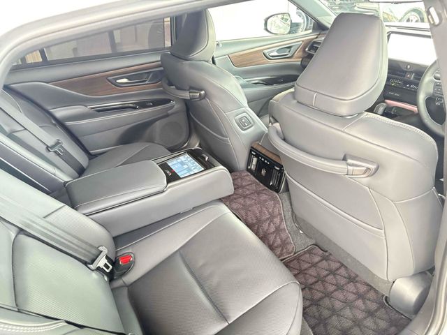 TOYOTA CROWN sedan hybrid 2024