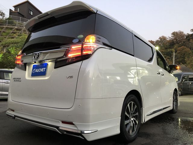 TOYOTA VELLFIRE 2016