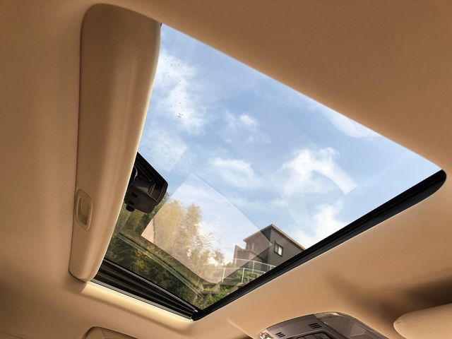 TOYOTA VELLFIRE 2016