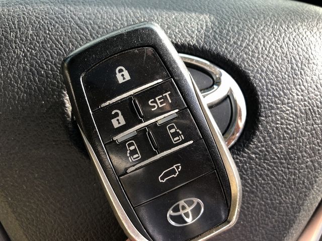 TOYOTA VELLFIRE 2016