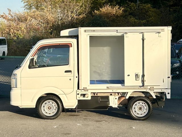 MITSUBISHI MINICAB truck 4WD 2017