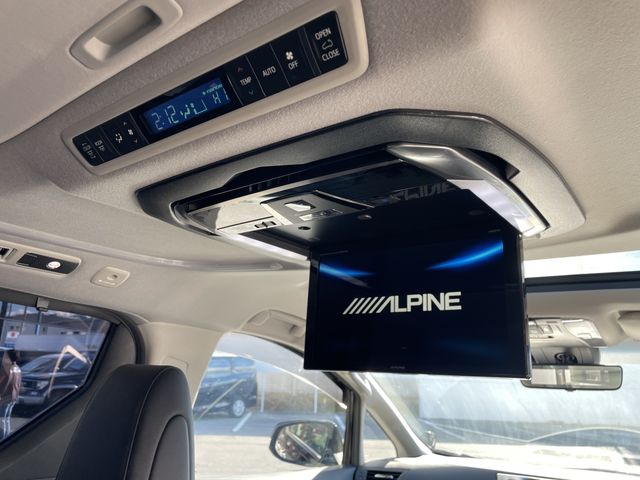 TOYOTA VELLFIRE 2018