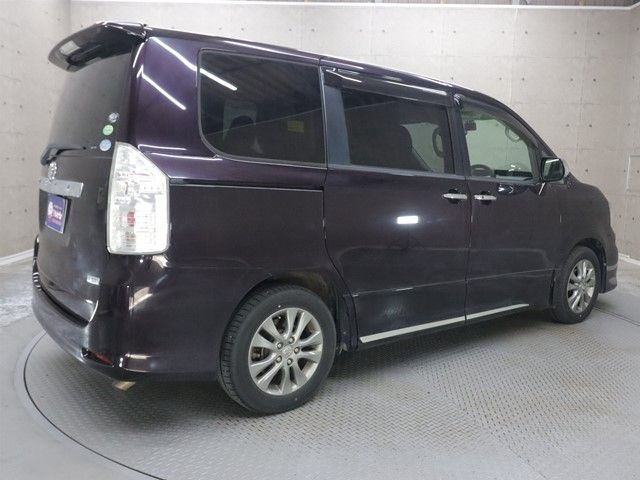 TOYOTA VOXY 2014