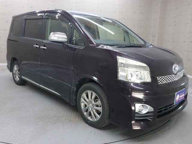 TOYOTA VOXY 2014