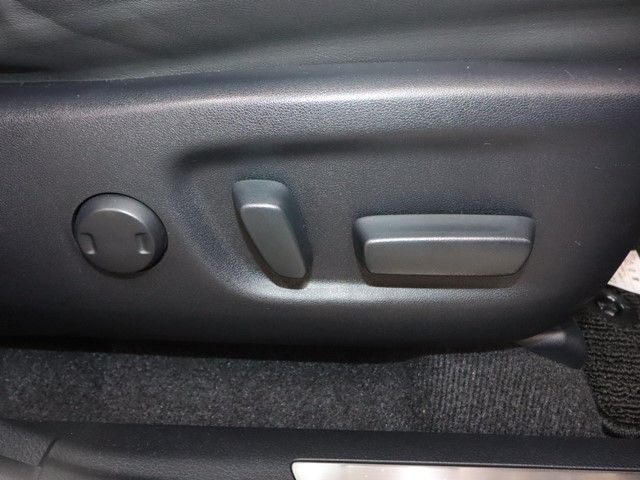 TOYOTA HARRIER 2WD 2017