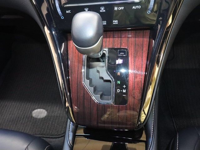 TOYOTA HARRIER 2WD 2017