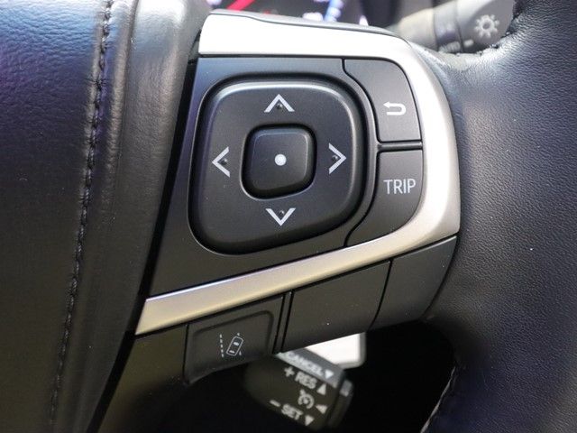 TOYOTA HARRIER 2WD 2017