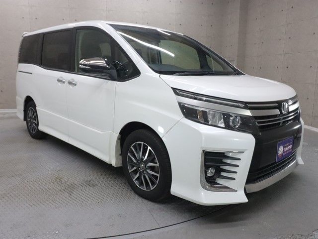 TOYOTA VOXY 2016
