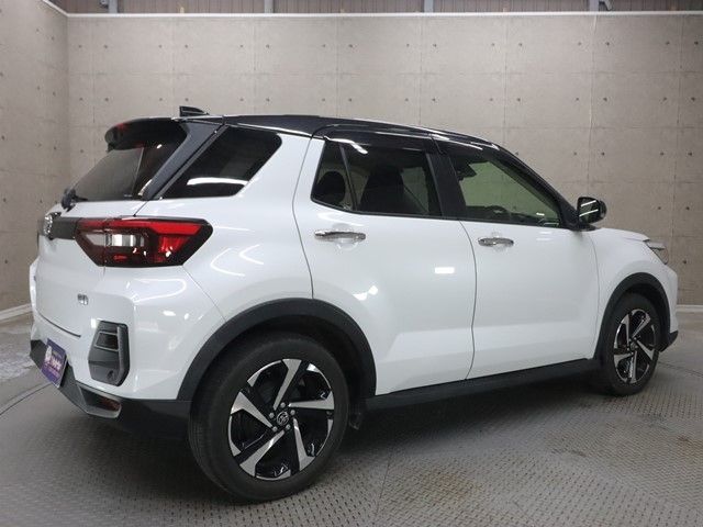 TOYOTA RAIZE HYBRID 2021