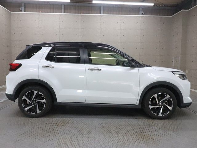 TOYOTA RAIZE HYBRID 2021