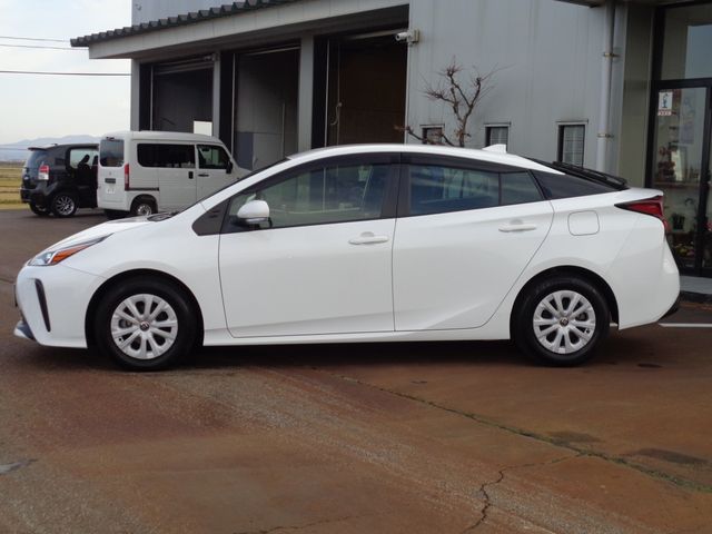 TOYOTA PRIUS 4WD 2020