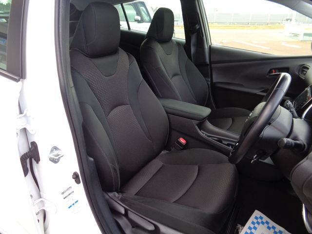 TOYOTA PRIUS 4WD 2020