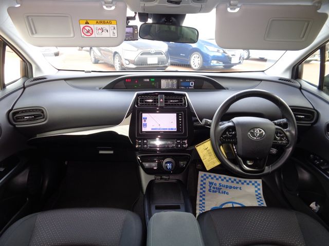 TOYOTA PRIUS 4WD 2020