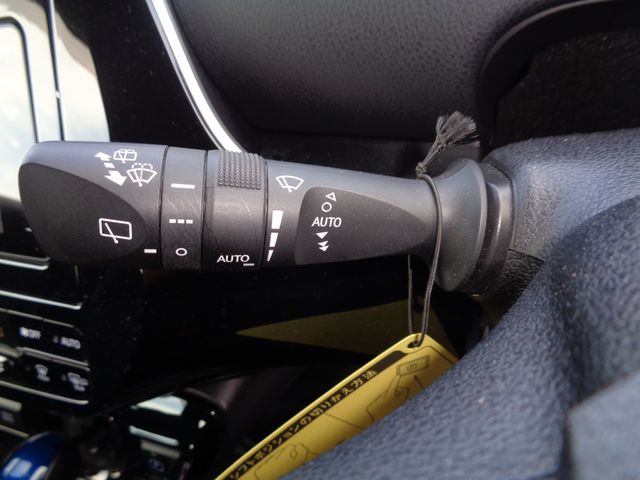 TOYOTA PRIUS 4WD 2020