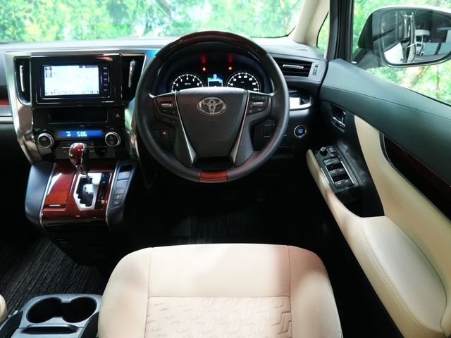 TOYOTA VELLFIRE 2015