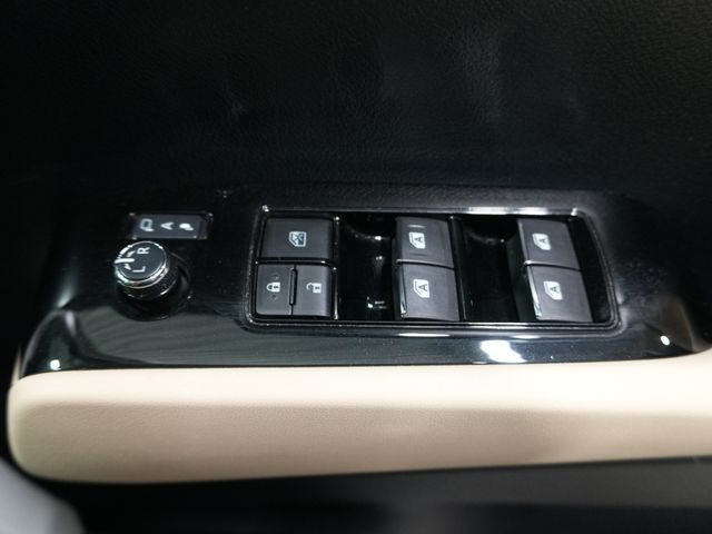 TOYOTA VELLFIRE 2015