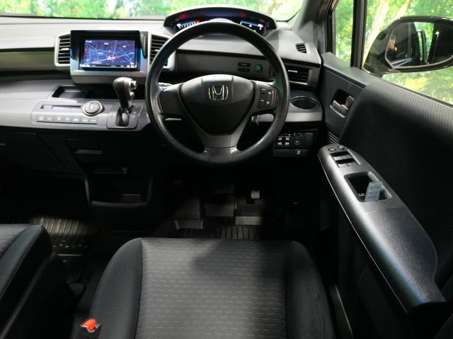 HONDA FREED Spike 2012