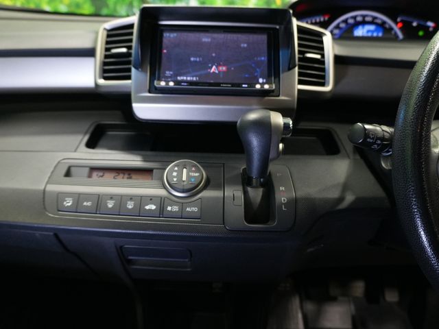 HONDA FREED Spike 2012