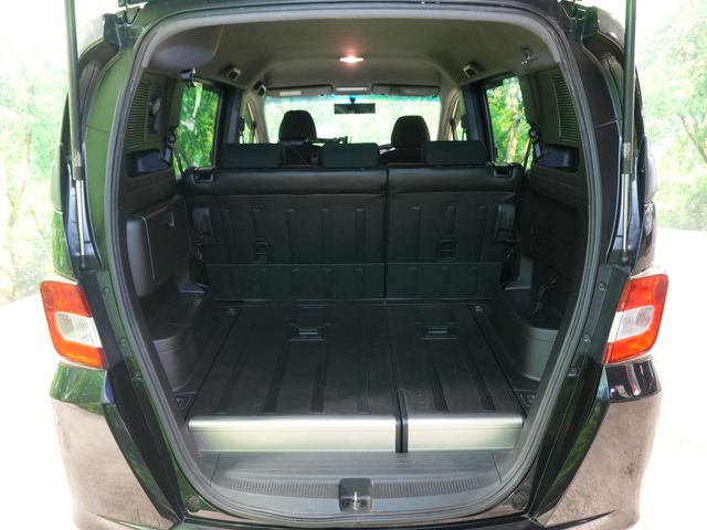 HONDA FREED Spike 2012