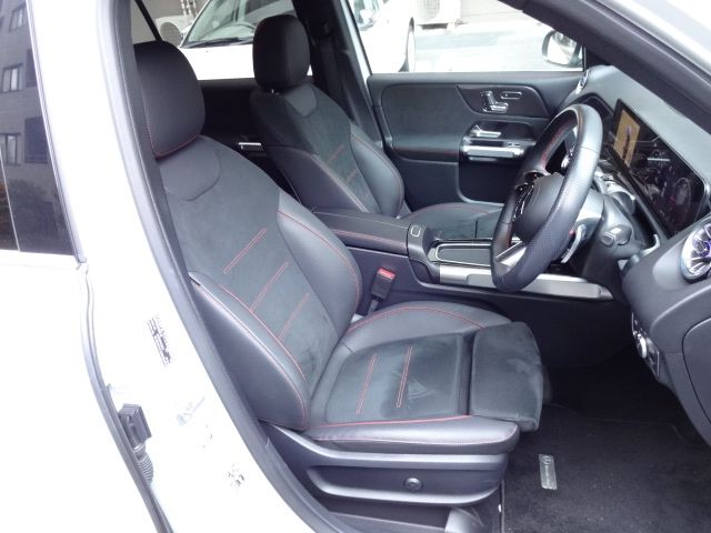 MERCEDES BENZ MERCEDES BENZ GLB 2024