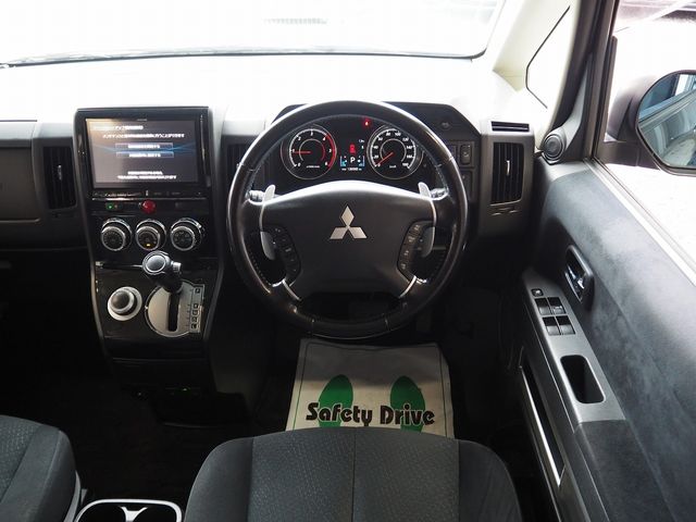 MITSUBISHI DELICA D:5 4WD 2013