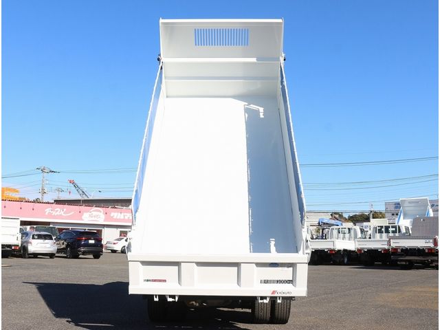 MITSUBISHI CANTER 2019