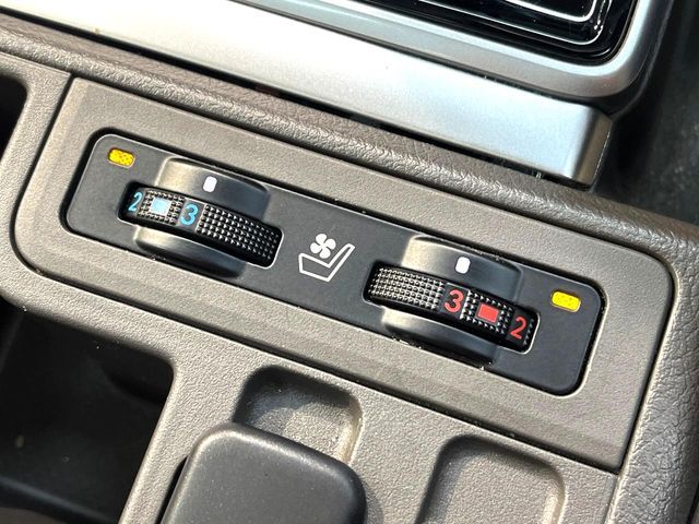 TOYOTA LANDCRUISER PRADO 2023