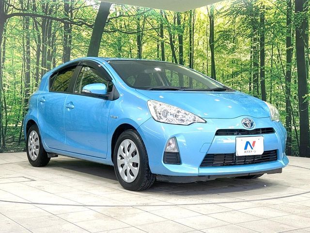 TOYOTA AQUA 2013
