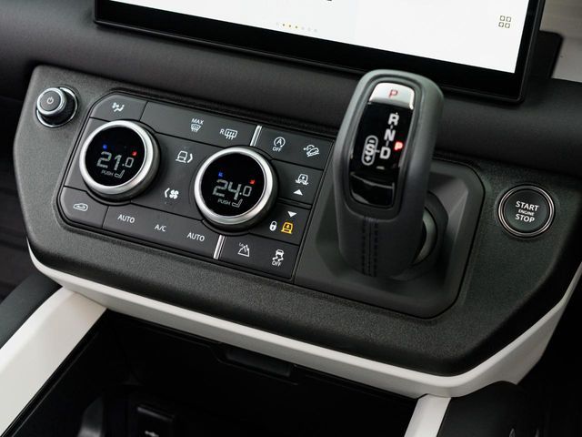 ROVER ROVER DEFENDER 2024