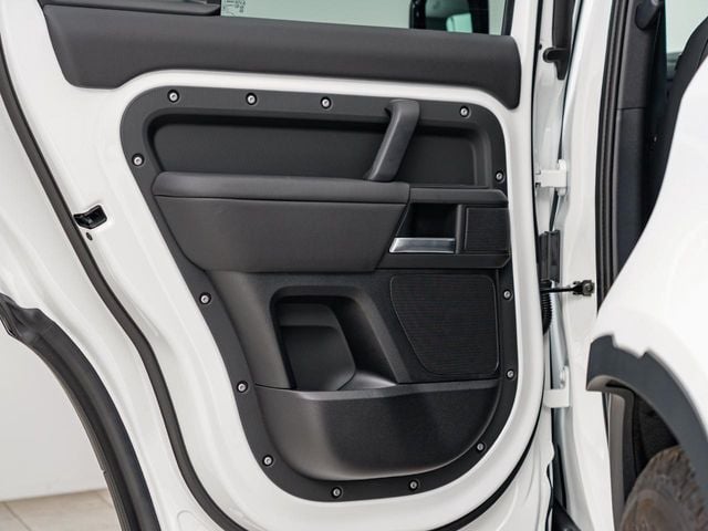 ROVER ROVER DEFENDER 2024