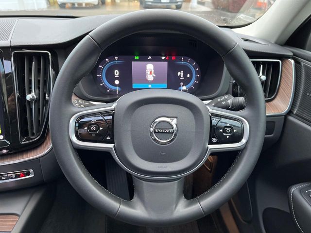 VOLVO VOLVO XC60 2023