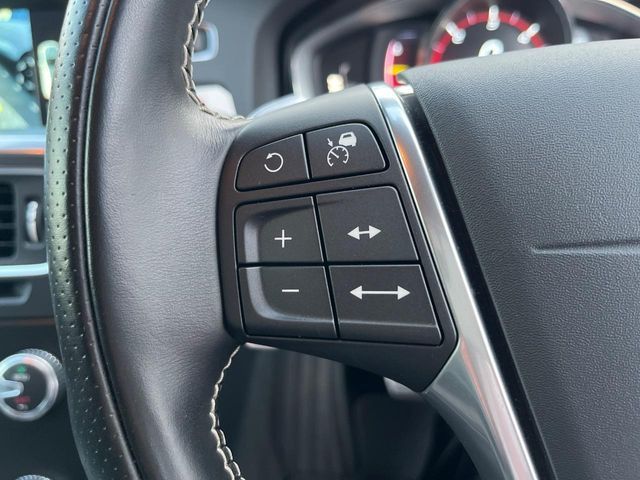 VOLVO VOLVO V60 2016