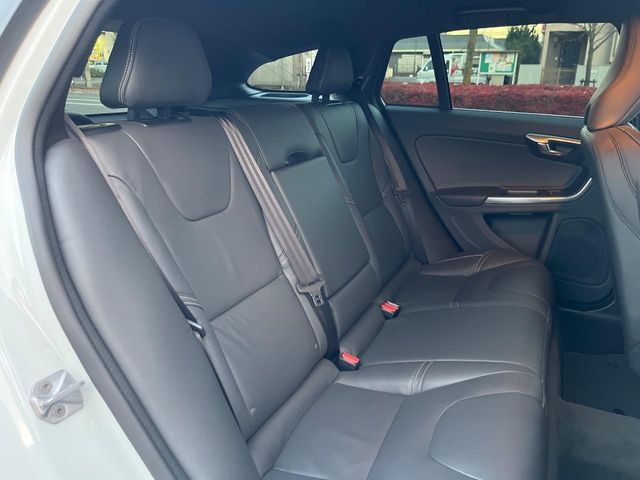 VOLVO VOLVO V60 2016