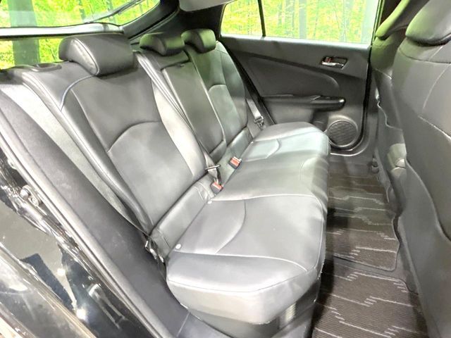 TOYOTA PRIUS 4WD 2021