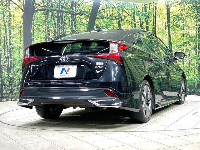 TOYOTA PRIUS 4WD 2021