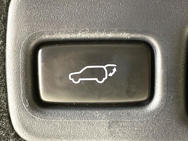 TOYOTA HARRIER 2WD 2014