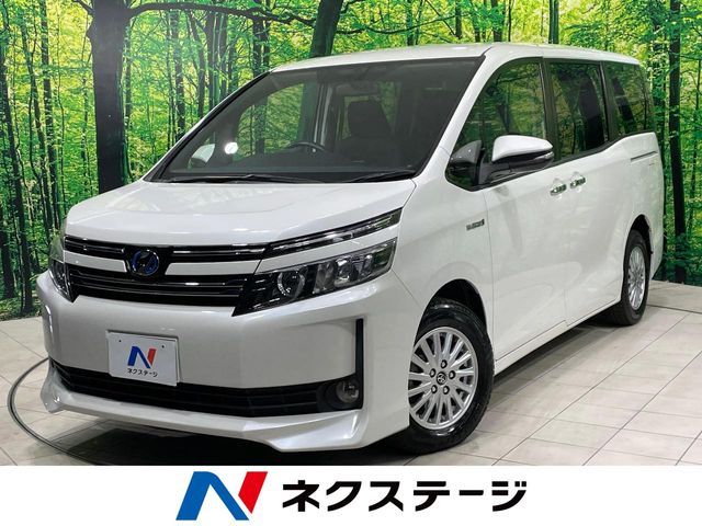 TOYOTA VOXY HYBRID 2014