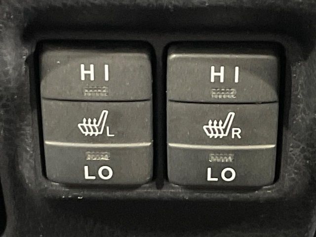 TOYOTA VOXY HYBRID 2014